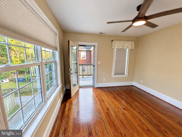 419 ELM AVE, Riverton, NJ 08077
