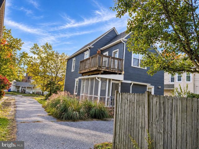 419 ELM AVE, Riverton, NJ 08077