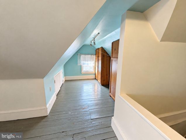 419 ELM AVE, Riverton, NJ 08077