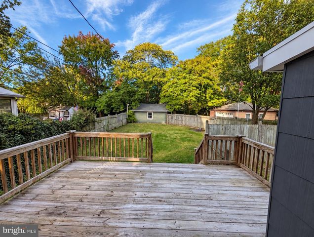 419 ELM AVE, Riverton, NJ 08077
