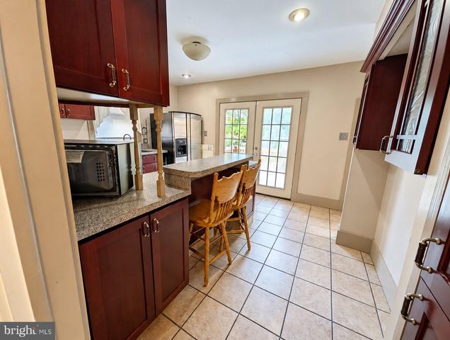 419 ELM AVE, Riverton, NJ 08077