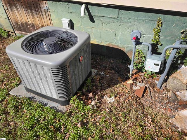 306 S Randolph Avenue, Landrum, SC 29356