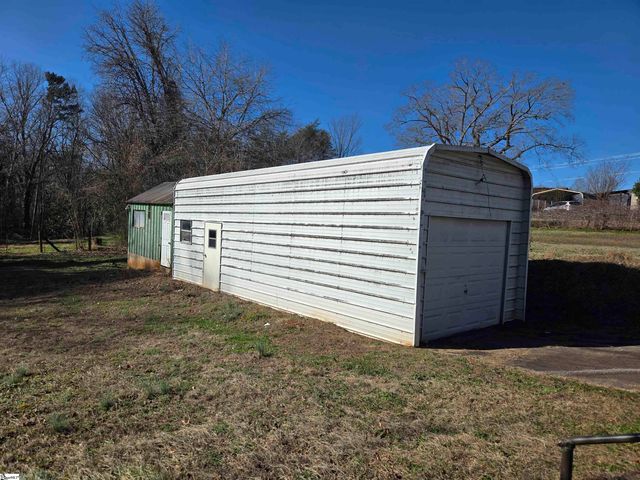 306 S Randolph Avenue, Landrum, SC 29356