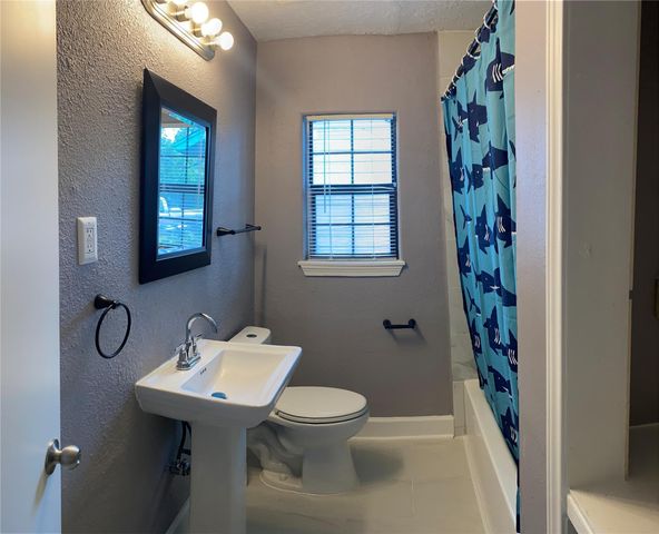 7547 Laura Koppe Road, Houston, TX 77028