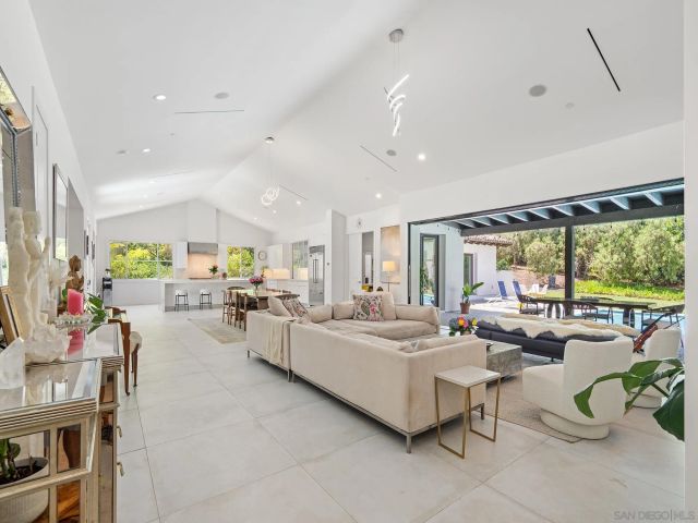 16947 AVENIDA LUIS, Rancho Santa Fe, CA 92067