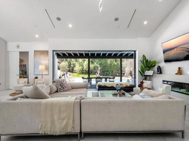 16947 AVENIDA LUIS, Rancho Santa Fe, CA 92067