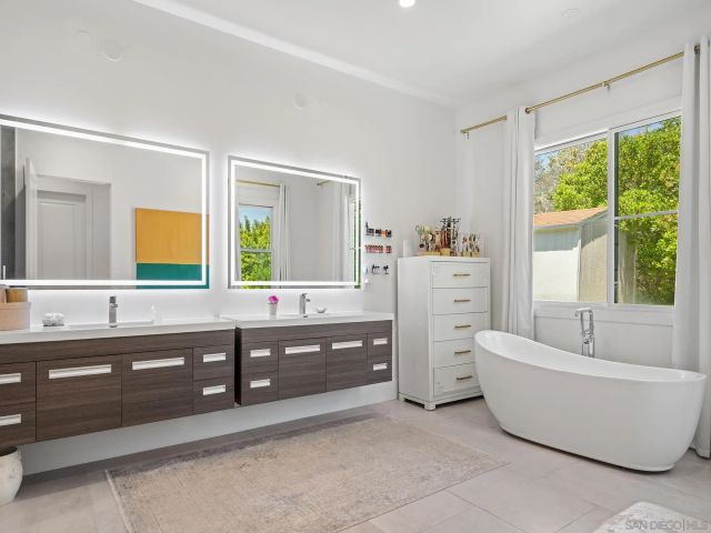 16947 AVENIDA LUIS, Rancho Santa Fe, CA 92067