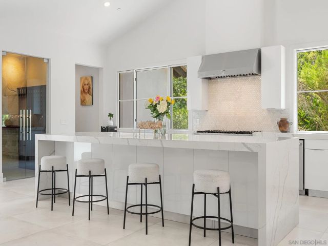 16947 AVENIDA LUIS, Rancho Santa Fe, CA 92067