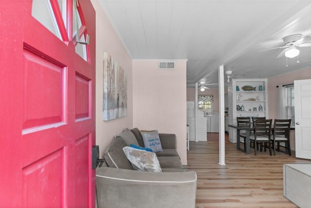 114 Pinewood Dr. N, Surfside Beach, SC 29575