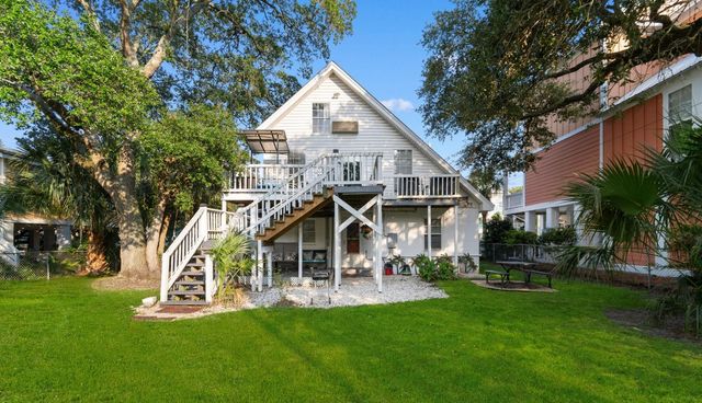 114 Pinewood Dr. N, Surfside Beach, SC 29575