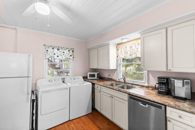 114 Pinewood Dr. N, Surfside Beach, SC 29575