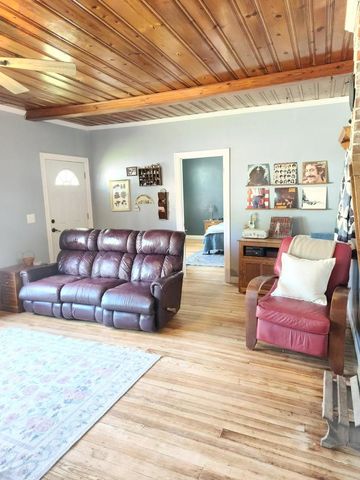 701 S 20th Street, Murphysboro, IL 62966