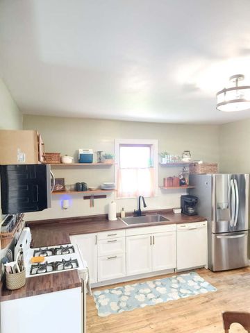 701 S 20th Street, Murphysboro, IL 62966
