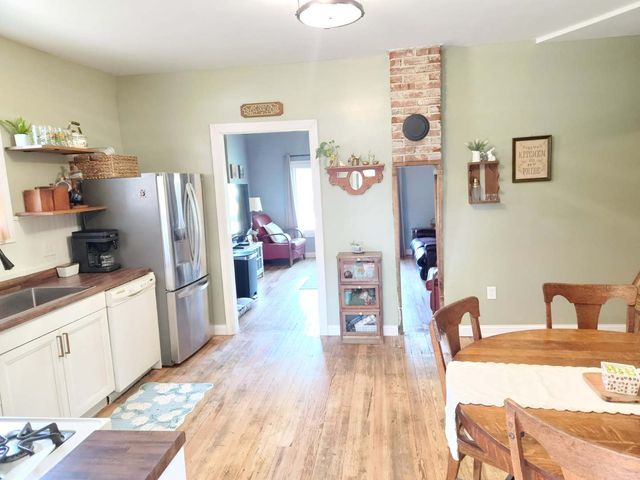 701 S 20th Street, Murphysboro, IL 62966