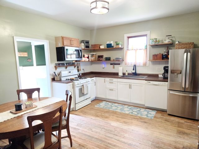 701 S 20th Street, Murphysboro, IL 62966
