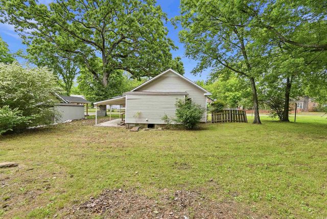 305 W Elm Street, Morrilton, AR 72110
