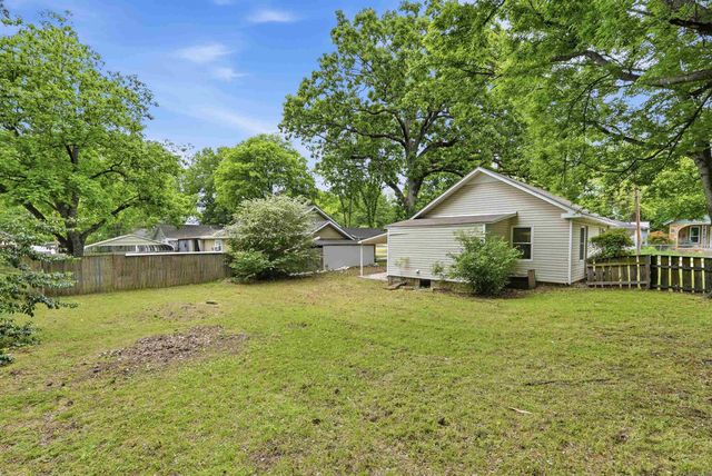 305 W Elm Street, Morrilton, AR 72110