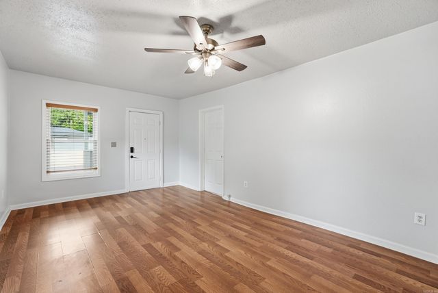 305 W Elm Street, Morrilton, AR 72110
