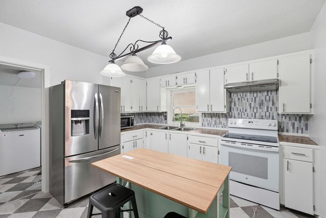 305 W Elm Street, Morrilton, AR 72110