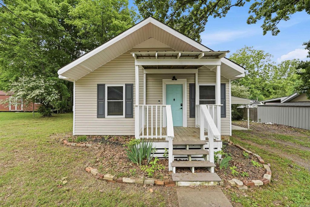 305 W Elm Street, Morrilton, AR 72110