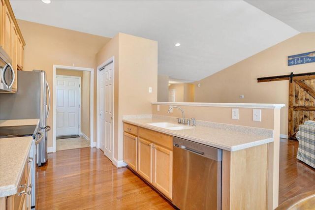 200 Inlet DR, Wirtz, VA 24184