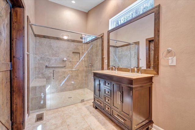 200 Inlet DR, Wirtz, VA 24184