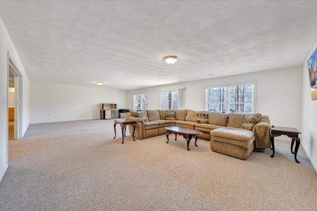 200 Inlet DR, Wirtz, VA 24184