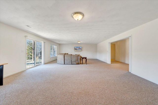 200 Inlet DR, Wirtz, VA 24184