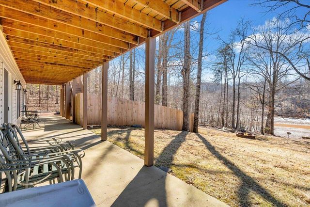 200 Inlet DR, Wirtz, VA 24184