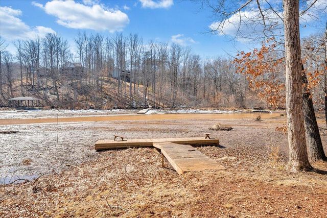 200 Inlet DR, Wirtz, VA 24184