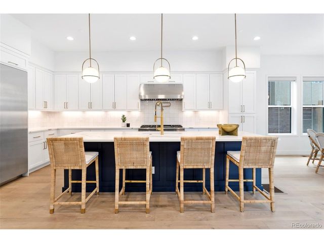 909 Madison St, Denver, CO 80206