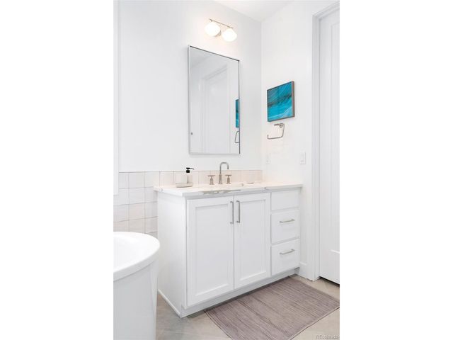 909 Madison St, Denver, CO 80206