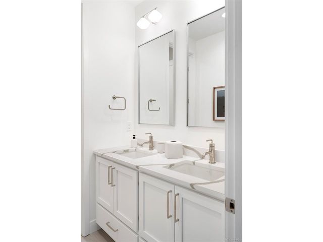 909 Madison St, Denver, CO 80206