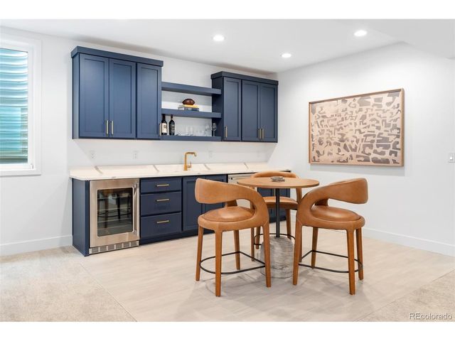 909 Madison St, Denver, CO 80206