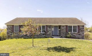 216 PARAGON DR, Bunker Hill, WV 25413