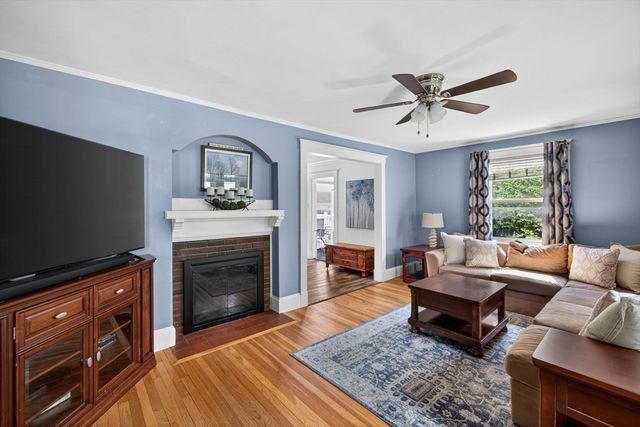 11 Clifton Ave, Beverly, MA 01915