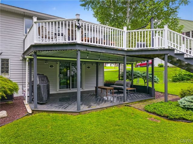 34 Janet Ter, New Hartford, NY 13413