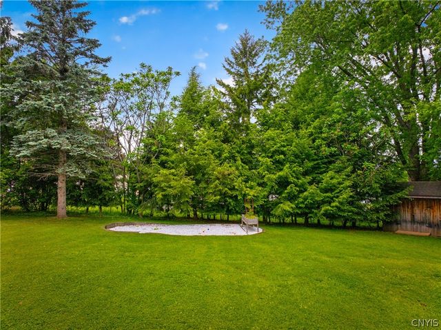 34 Janet Ter, New Hartford, NY 13413