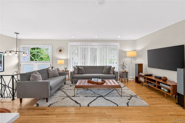 34 Janet Ter, New Hartford, NY 13413