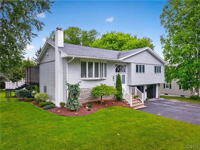 34 Janet Ter, New Hartford, NY 13413