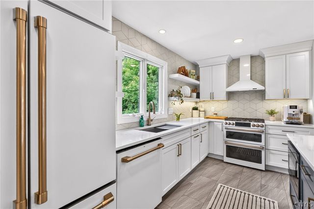 34 Janet Ter, New Hartford, NY 13413