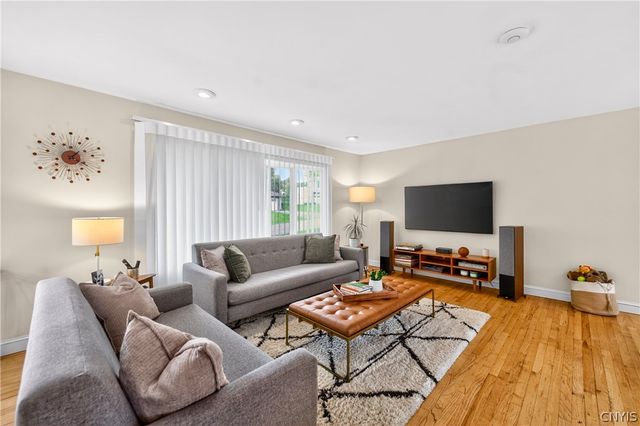 34 Janet Ter, New Hartford, NY 13413