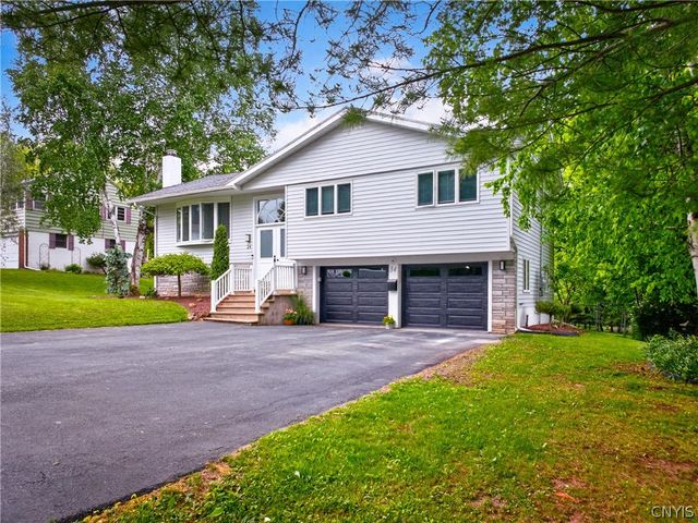 34 Janet Ter, New Hartford, NY 13413