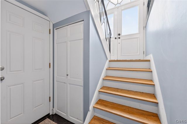 34 Janet Ter, New Hartford, NY 13413