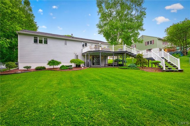 34 Janet Ter, New Hartford, NY 13413