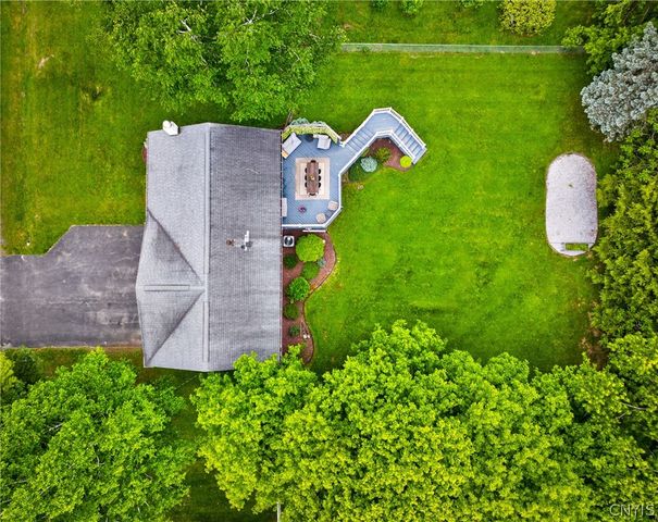 34 Janet Ter, New Hartford, NY 13413