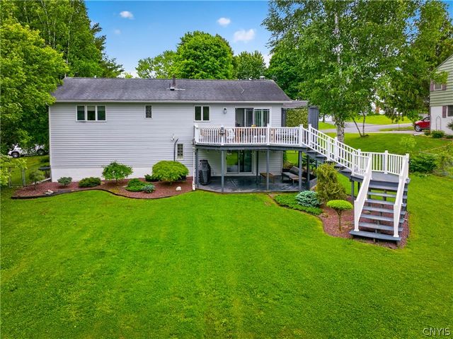 34 Janet Ter, New Hartford, NY 13413