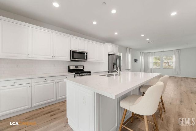 3704 Windermere Street, Bakersfield, CA 93311