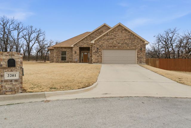 2201 Springhill Court, Mineral Wells, TX 76067