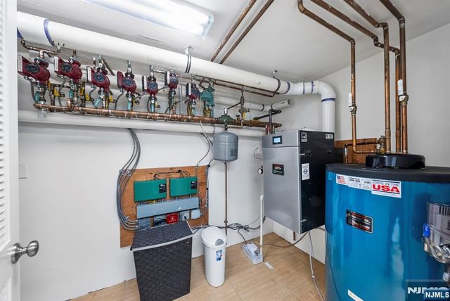 461 Arthur Terrace, Paramus, NJ 07652